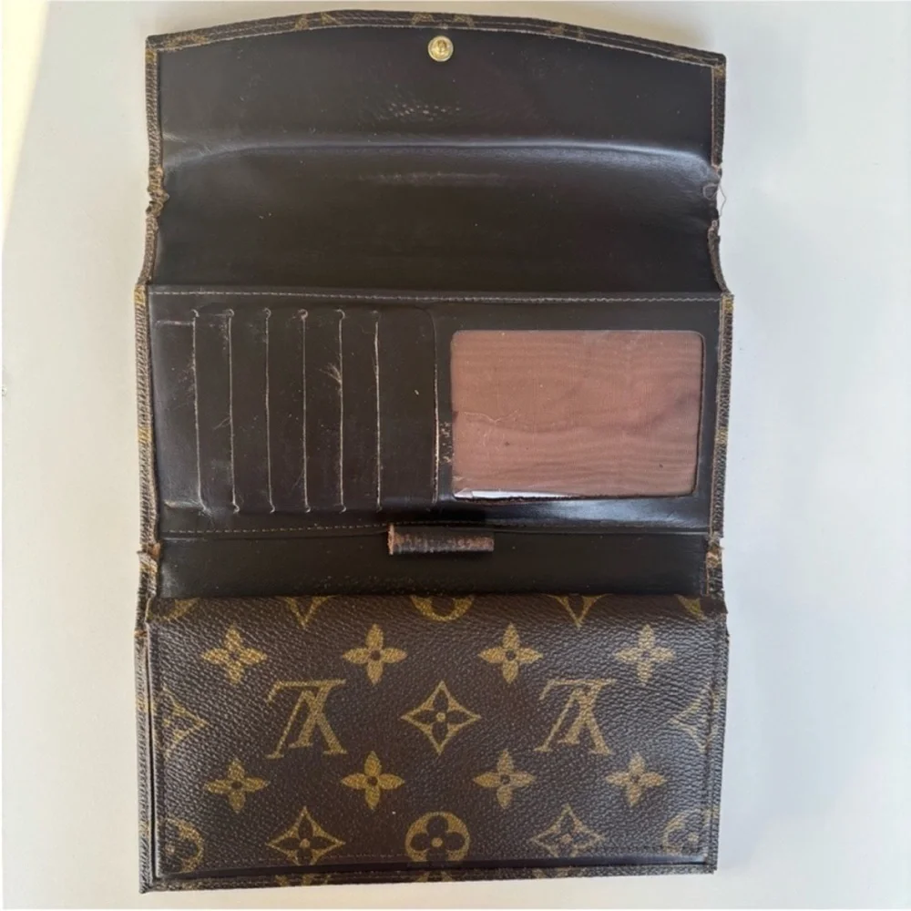 Louis Vuitton Trifold Wallet Vintage 1970s Monogram French Company Checkbook